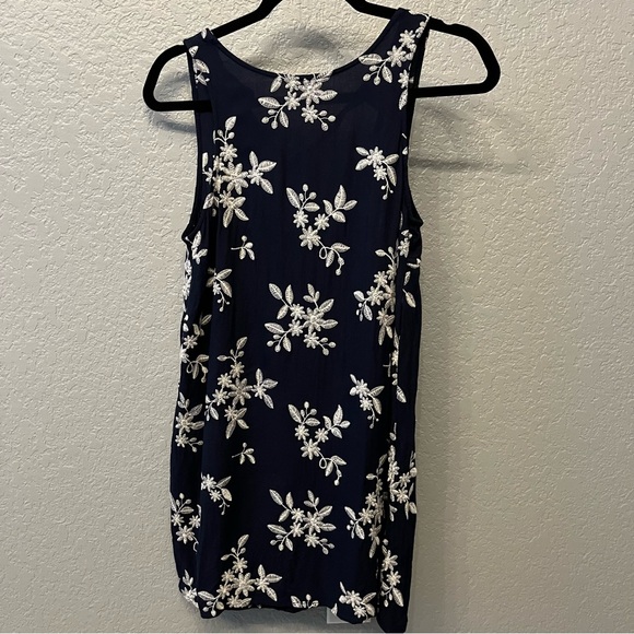 Aeropostale Dresses & Skirts - Aeropostale Embroidered Floral Dress navy blue white Keyhole Back Tie Size M